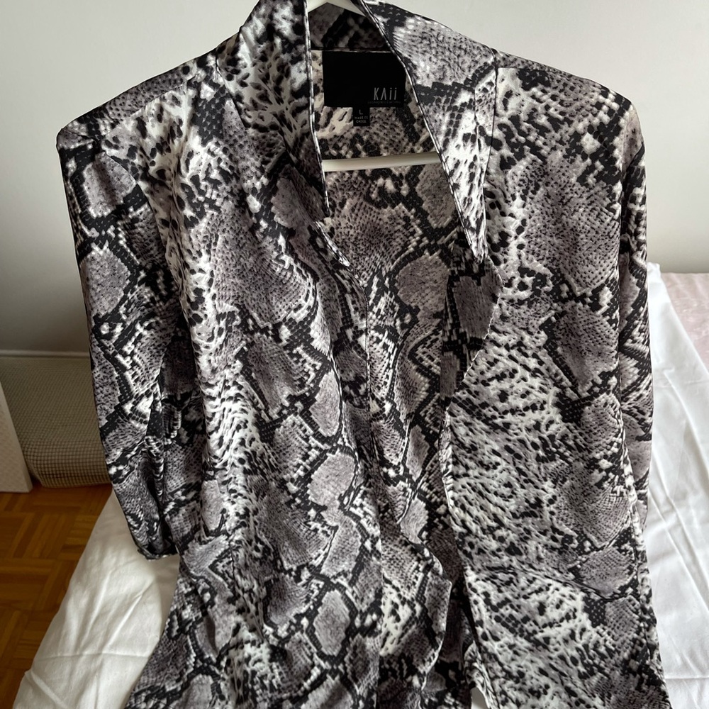 Mendocino. Snake print open blazer. Size:L - Picture 3 of 3